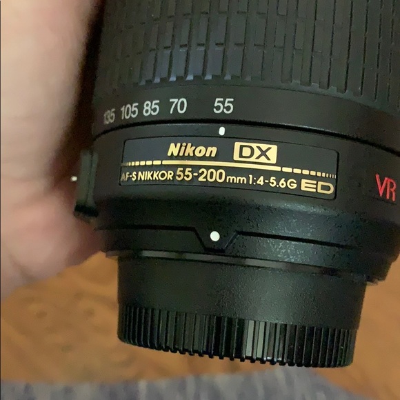 Nikon D3000 - Picture 3 of 16